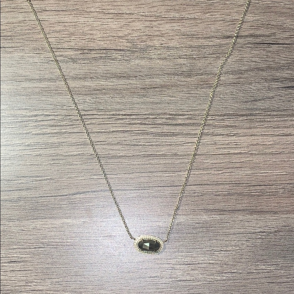 Kendra Scott necklace